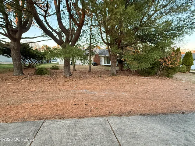 $269,000 | 8 Nevis Court, Toms River, NJ 08757