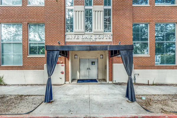 $2,900 | 1312 Live Oak Street, Unit 223, Houston, TX 77003