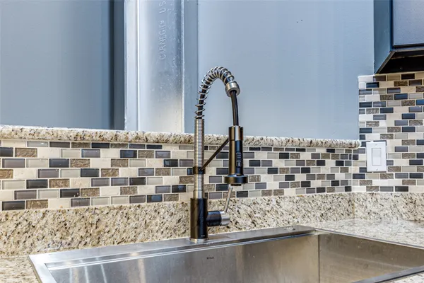 $2,900 | 1312 Live Oak Street, Unit 223, Houston, TX 77003