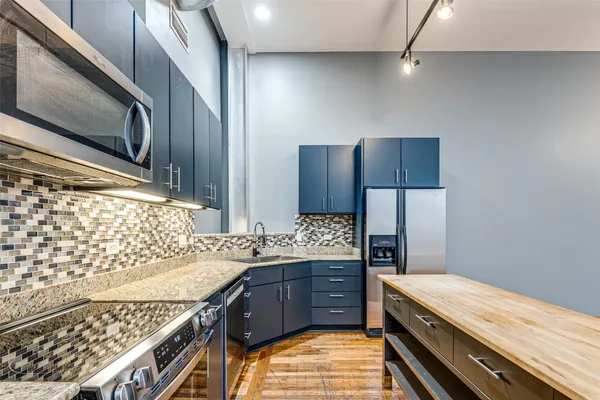 $2,900 | 1312 Live Oak Street, Unit 223, Houston, TX 77003