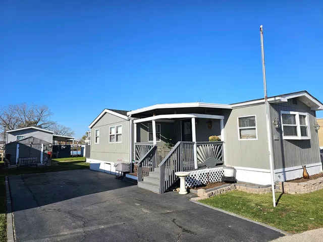 $105,000 | 118 Nina Lane, Bartlett, IL 60103