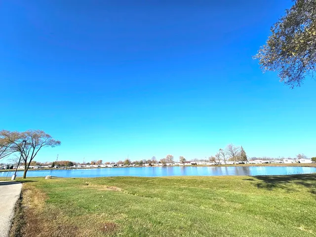 $105,000 | 118 Nina Lane, Bartlett, IL 60103