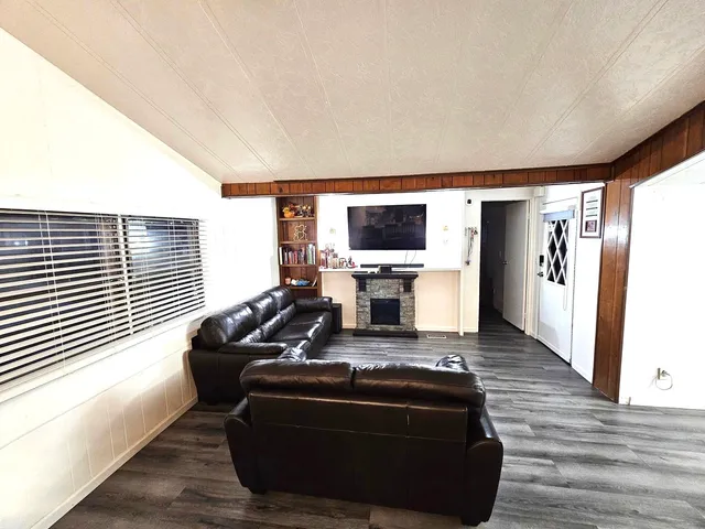 $105,000 | 118 Nina Lane, Bartlett, IL 60103