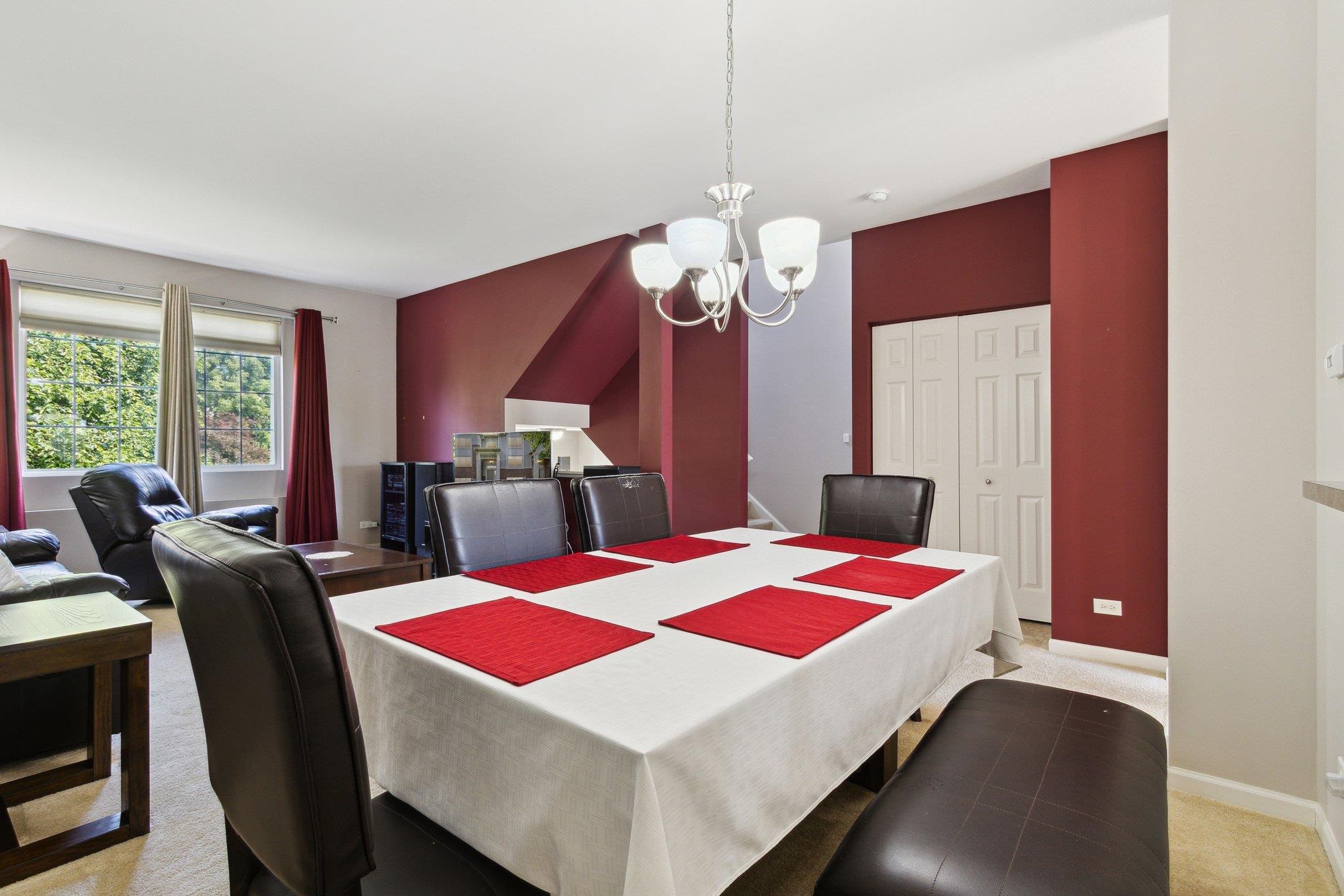 3362 Cameron Drive Elgin, IL 60124 - Photo 15 of 43 a very nice looking dining room with a table and chairs
