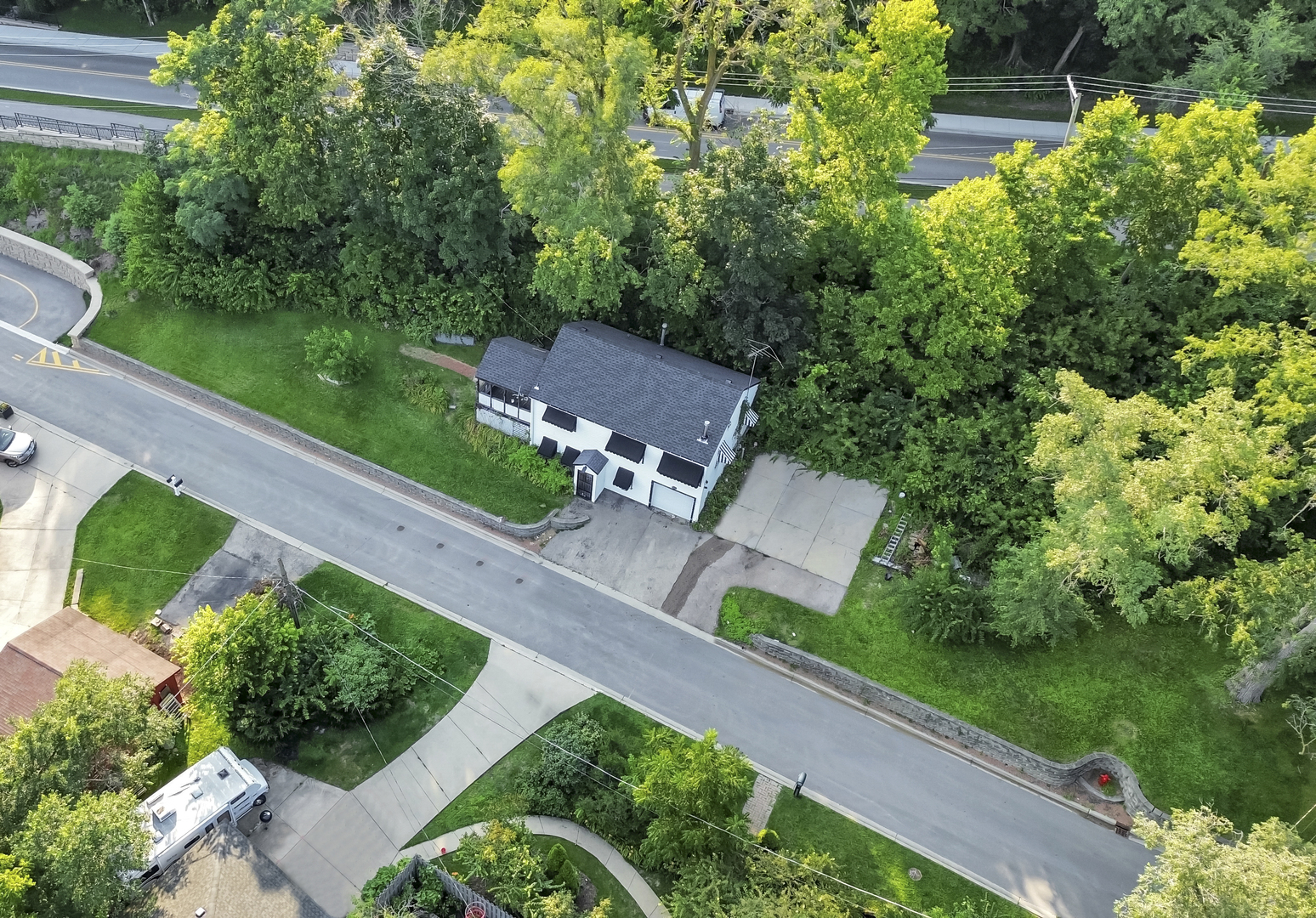 714 Riverview Drive Algonquin, IL 60102 - Photo 2 of 22