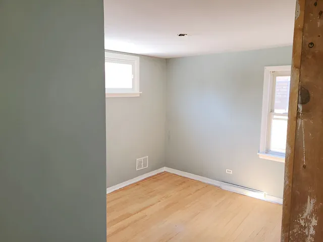 a view of empty room with window