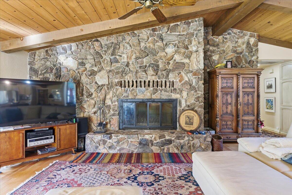 1407 Upper River Road Gold Hill, OR 97525 - Photo 11 of 58