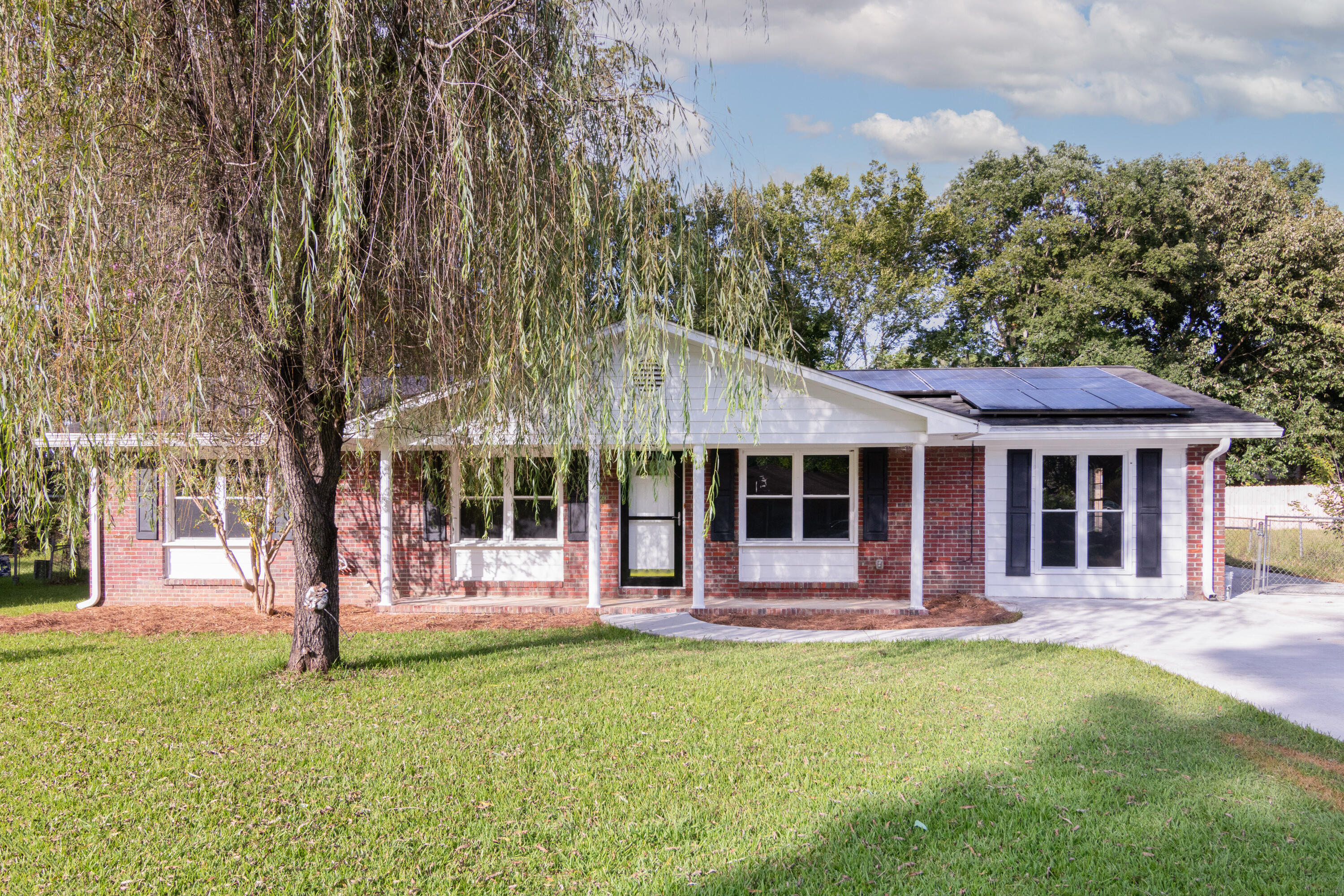 125 Waring Road Summerville, SC 29485 - Photo 1 of 15 IMG_9427-Edit(1)