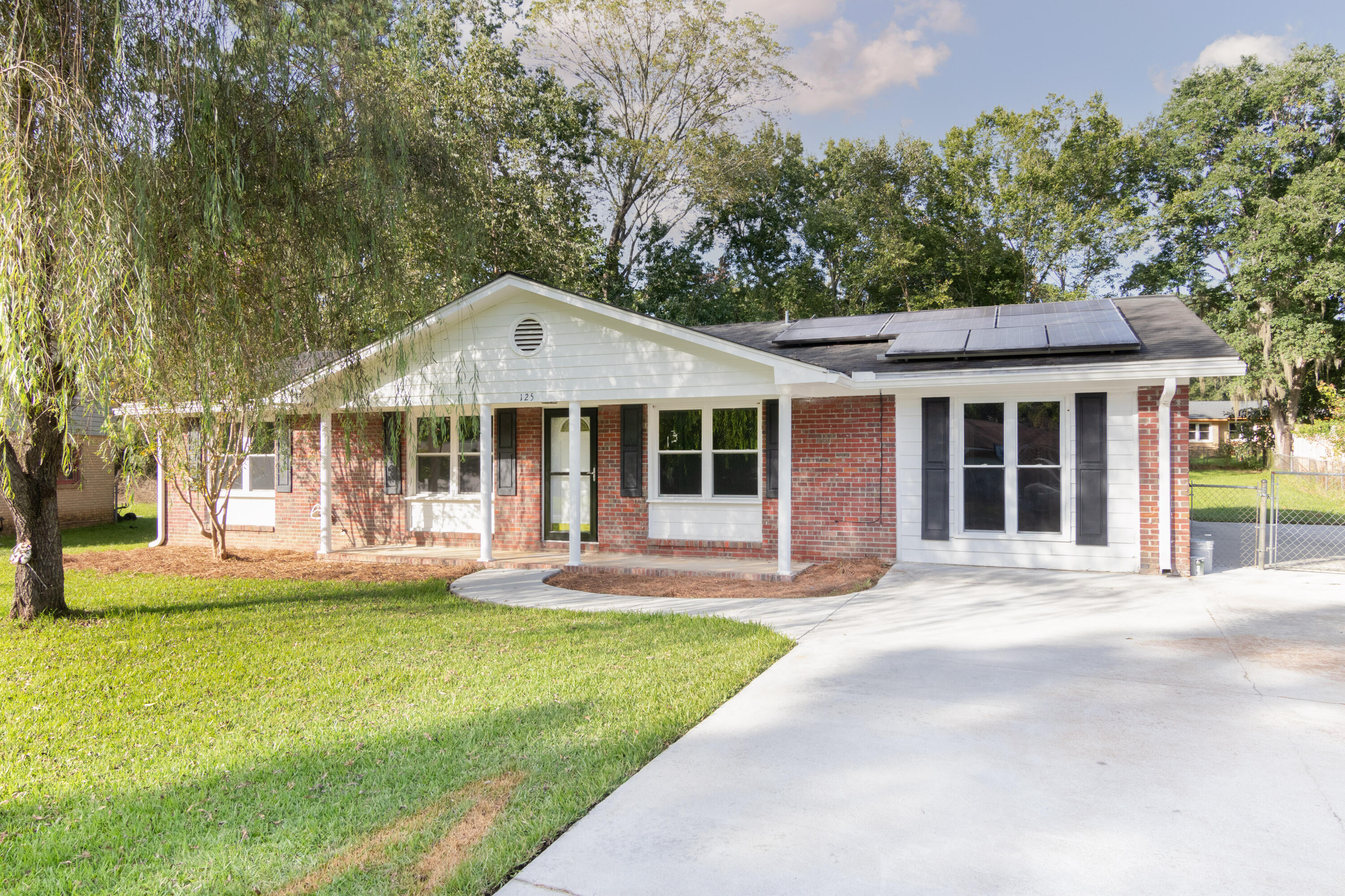 125 Waring Road Summerville, SC 29485 - Photo 3 of 15 IMG_9425-Edit-2(1)