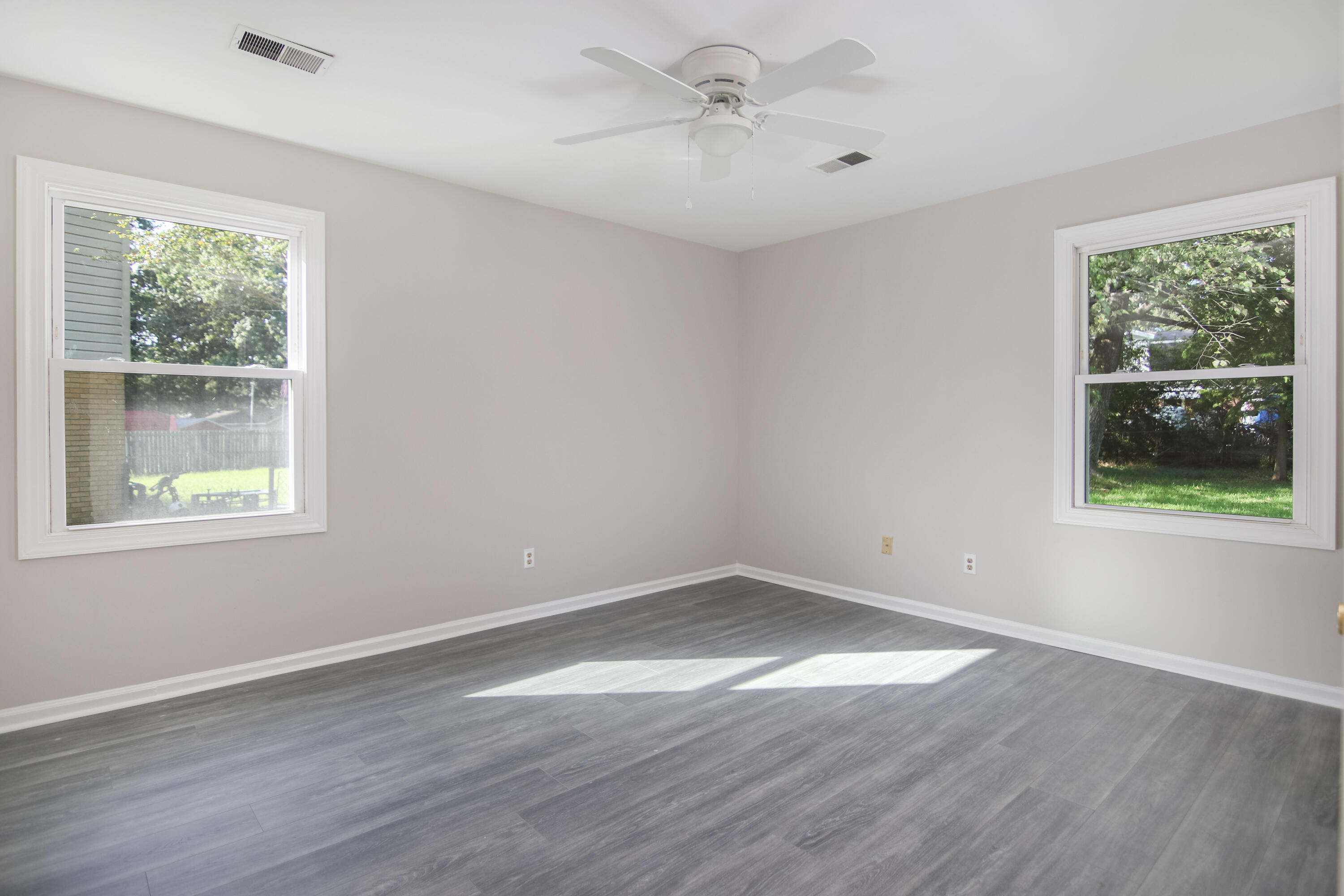 125 Waring Road Summerville, SC 29485 - Photo 7 of 15 IMG_9379-Edit