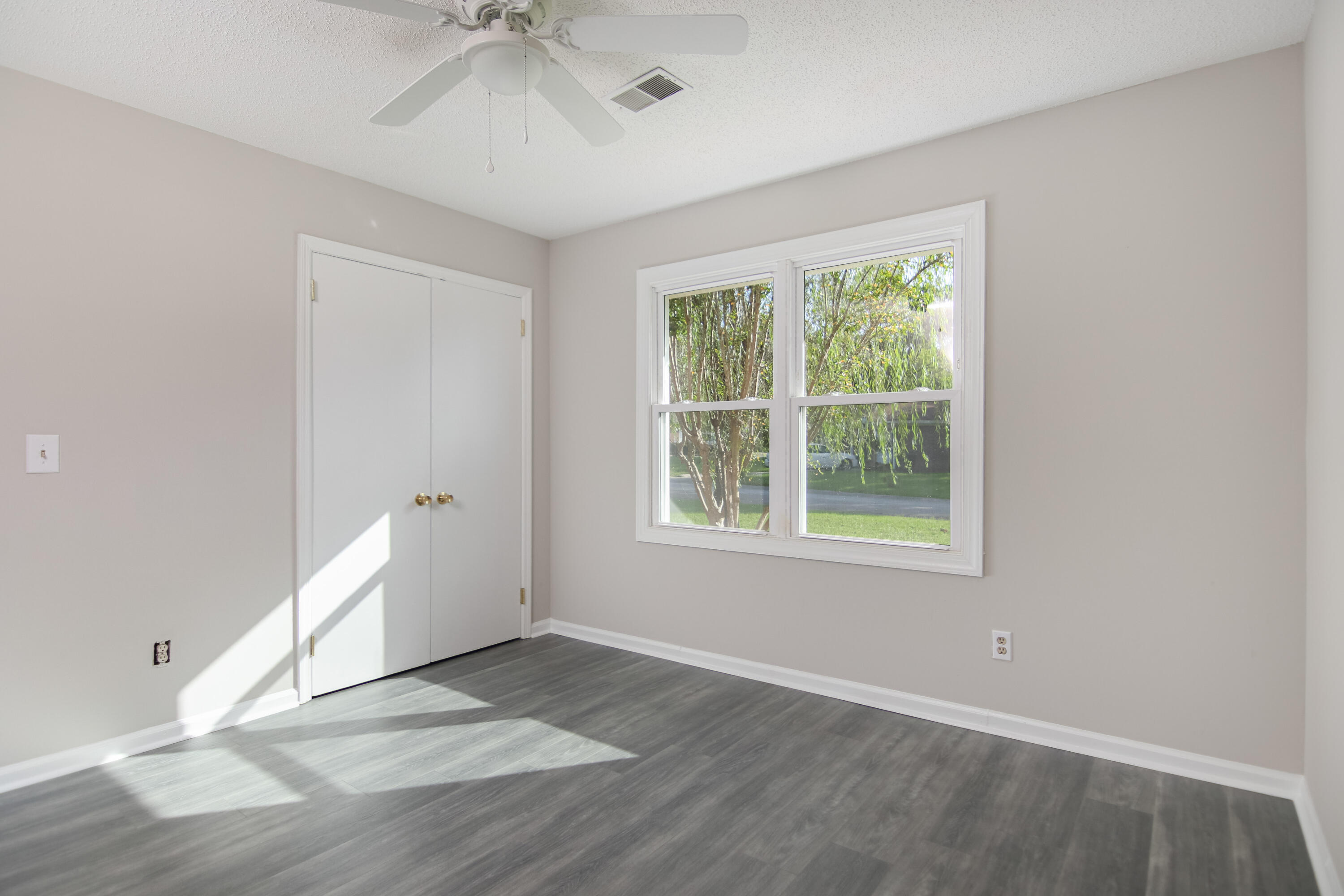 125 Waring Road Summerville, SC 29485 - Photo 8 of 15 IMG_9365-Edit