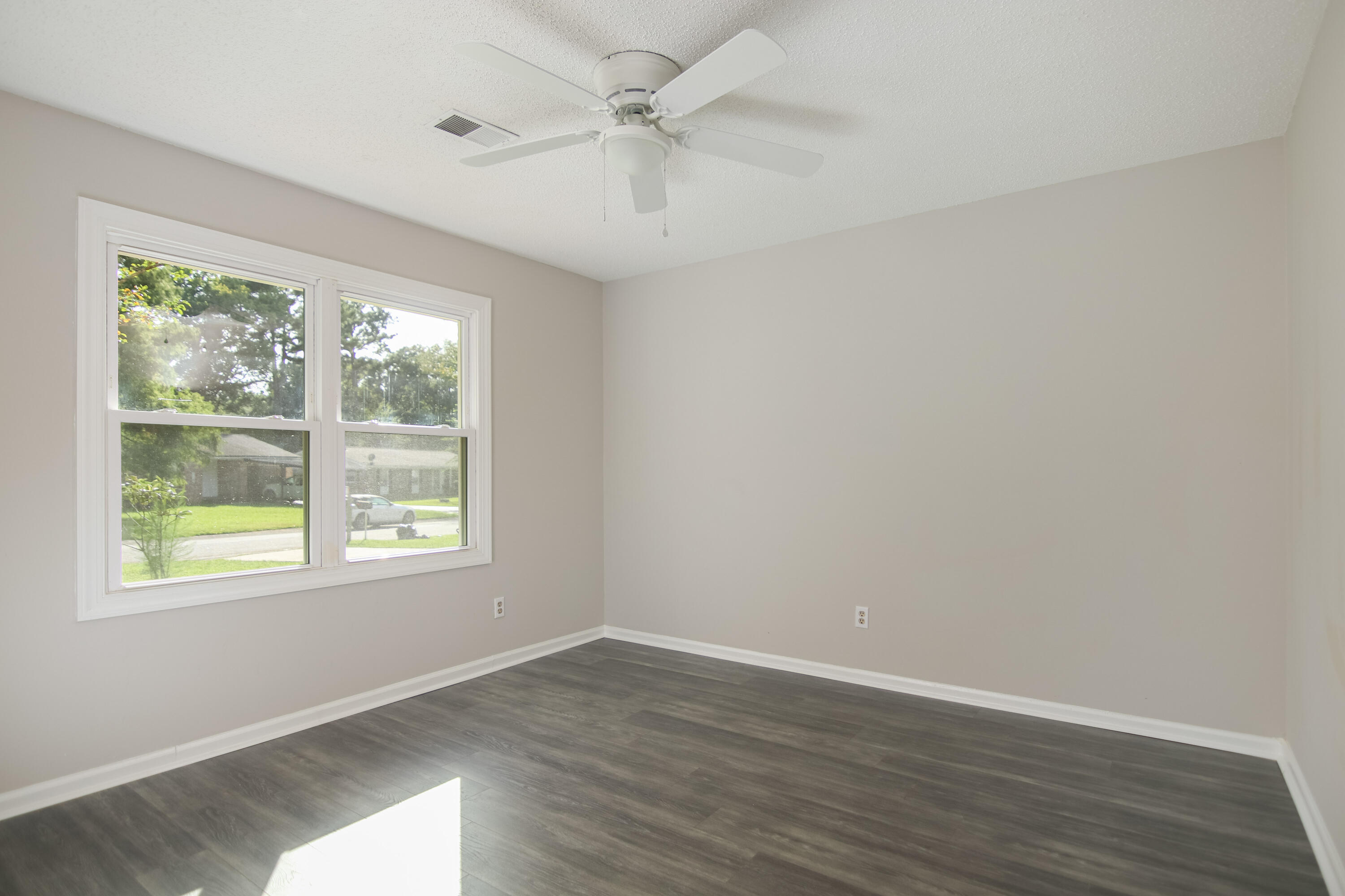 125 Waring Road Summerville, SC 29485 - Photo 9 of 15 IMG_9356-Edit