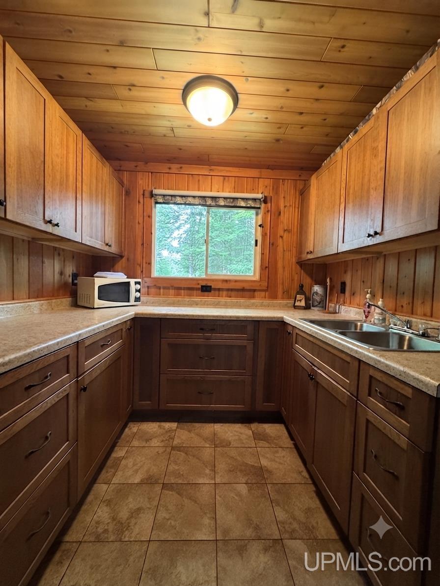 27.5 Rd Gladstone Mi 49837 Road Gladstone, MI 49837 - Photo 26 of 61 Gallery Image 26
