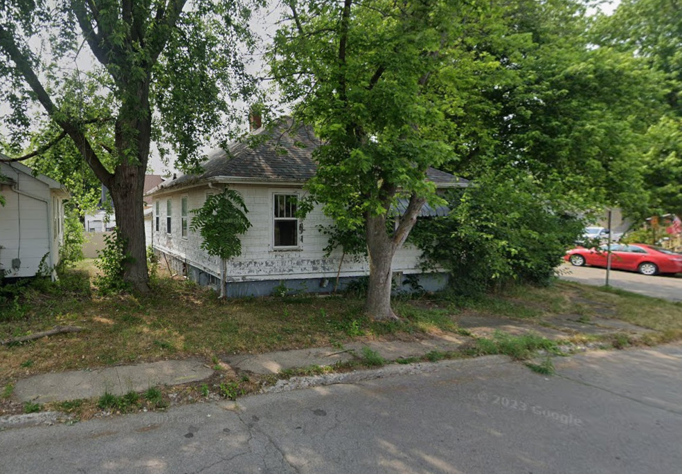 666 North Ave B Canton, IL 61520 - Photo 2 of 5