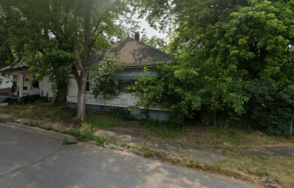 666 North Ave B Canton, IL 61520 - Photo 3 of 5