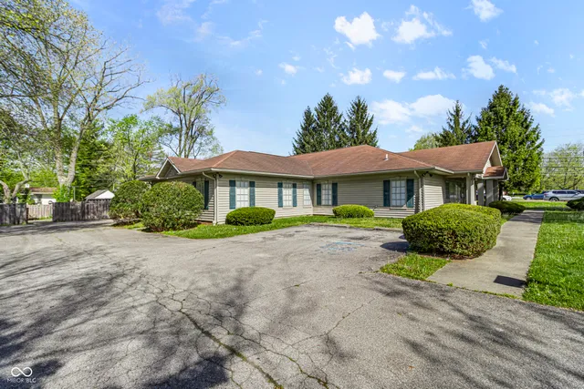 $629,900 | 8560 North College Avenue, Indianapolis, IN 46240