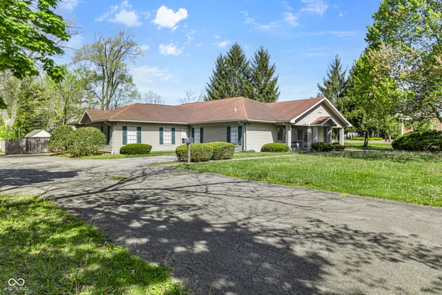 $629,900 | 8560 North College Avenue, Indianapolis, IN 46240