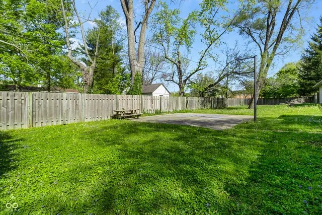 $629,900 | 8560 North College Avenue, Indianapolis, IN 46240