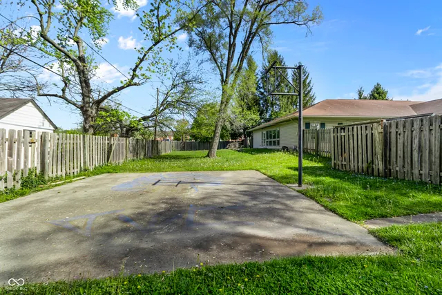 $629,900 | 8560 North College Avenue, Indianapolis, IN 46240