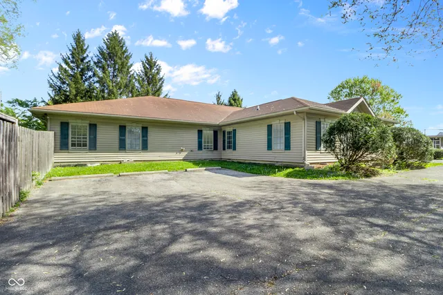 $629,900 | 8560 North College Avenue, Indianapolis, IN 46240