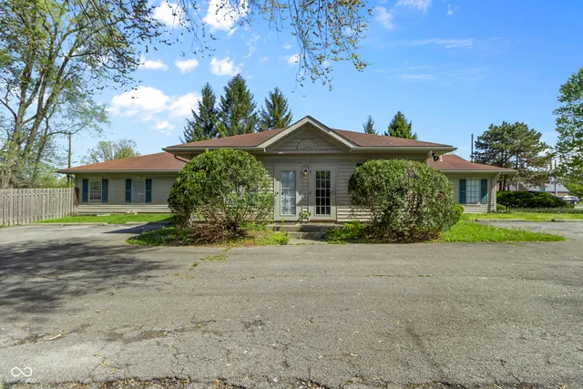 $629,900 | 8560 North College Avenue, Indianapolis, IN 46240