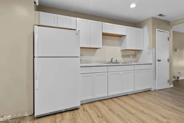 $629,900 | 8560 North College Avenue, Indianapolis, IN 46240