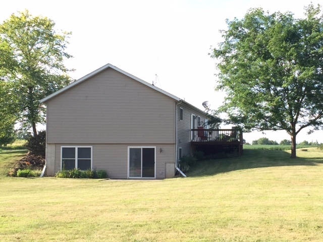 10106 Wright Road Harvard, IL 60033 - Photo 4 of 24