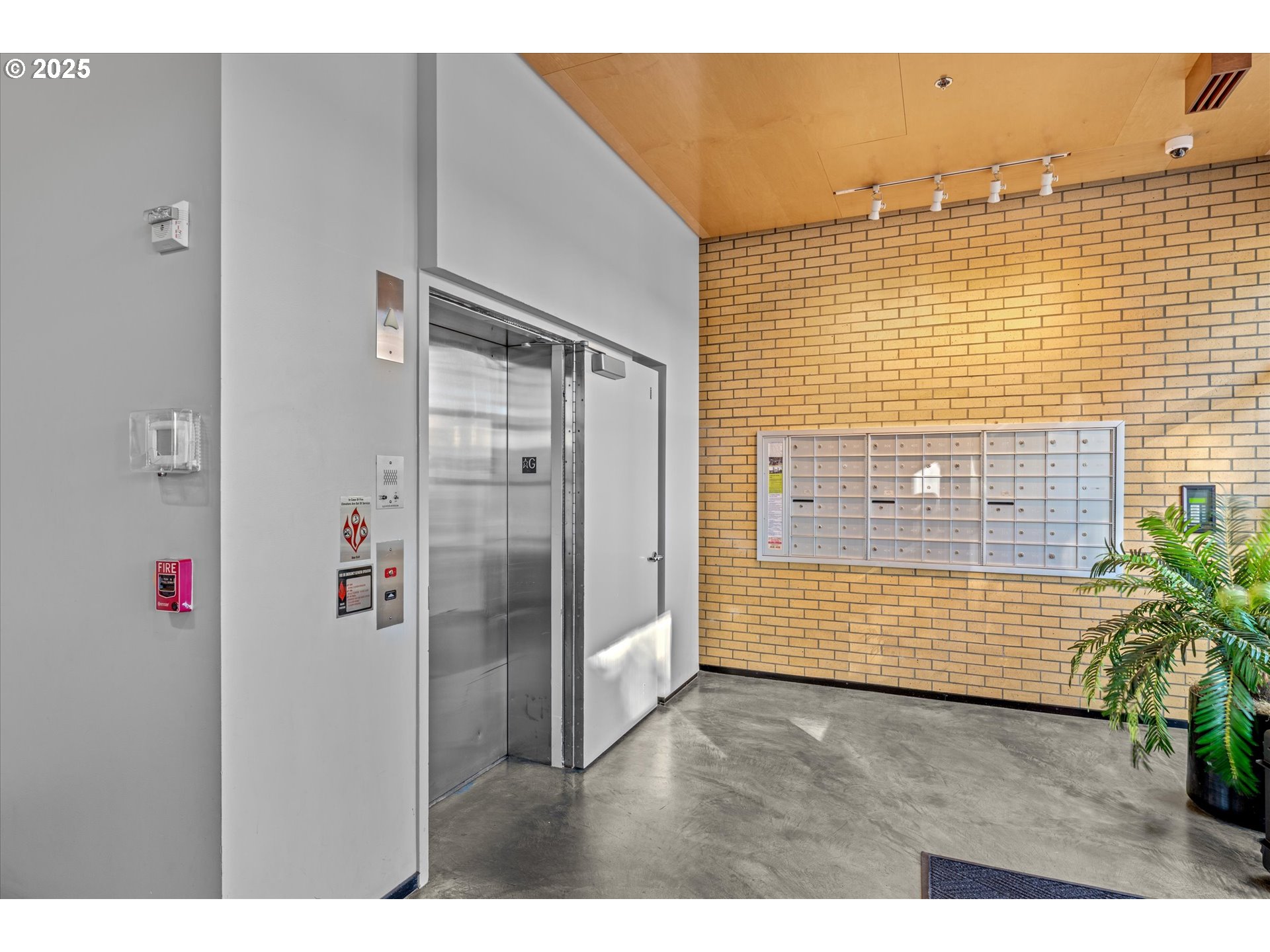 533 Northeast Holladay Street, Unit 605 Portland, OR 97232 - Photo 38 of 42 a view of bathroom