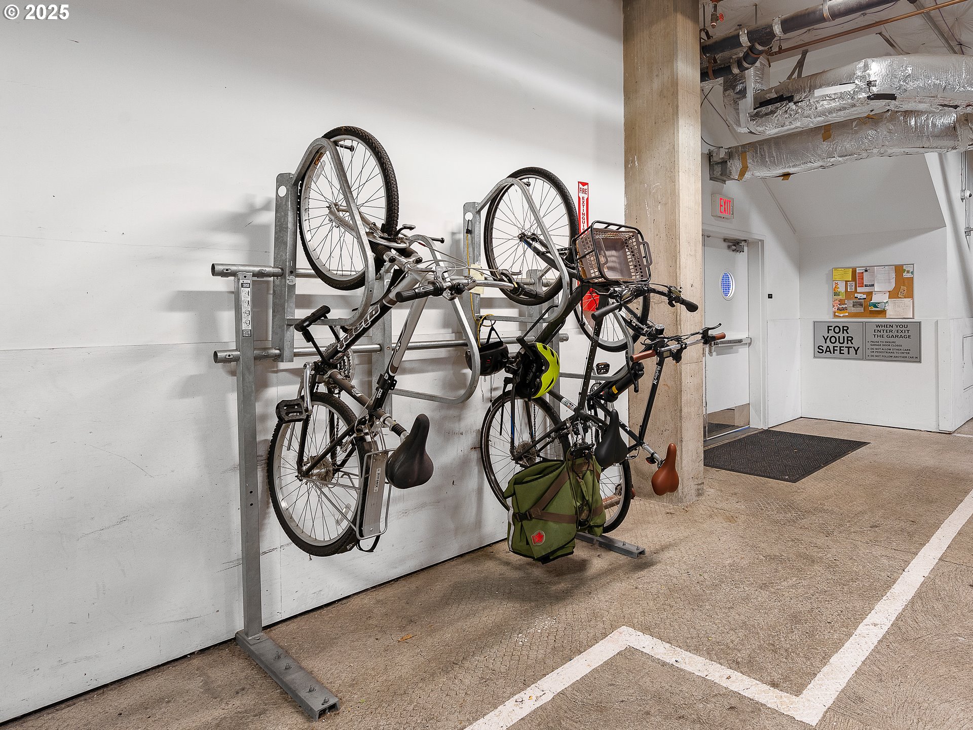 533 Northeast Holladay Street, Unit 605 Portland, OR 97232 - Photo 39 of 42