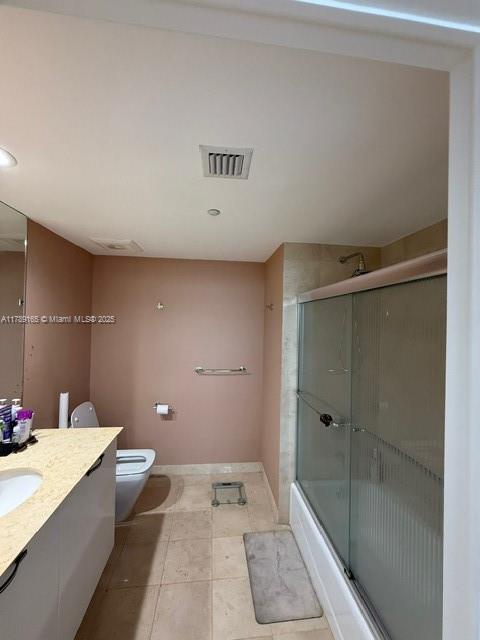 18911 Collins Avenue, Unit 2804 Sunny Isles Beach, FL 33160 - Photo 23 of 38 a bathroom with a bathtub and shower