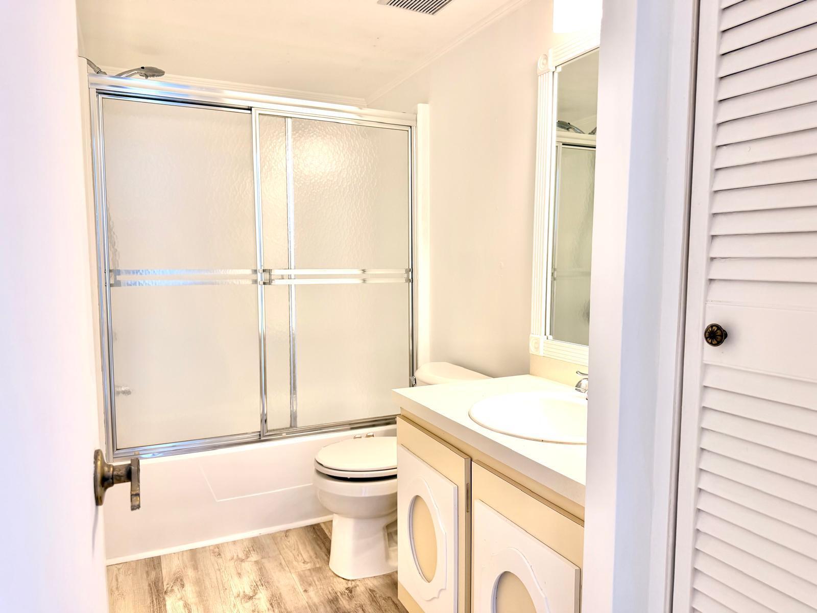 1811 Southwest Palm City Road Southwest, Unit A502 Stuart, FL 34994 - Photo 14 of 27 Guest bathroom