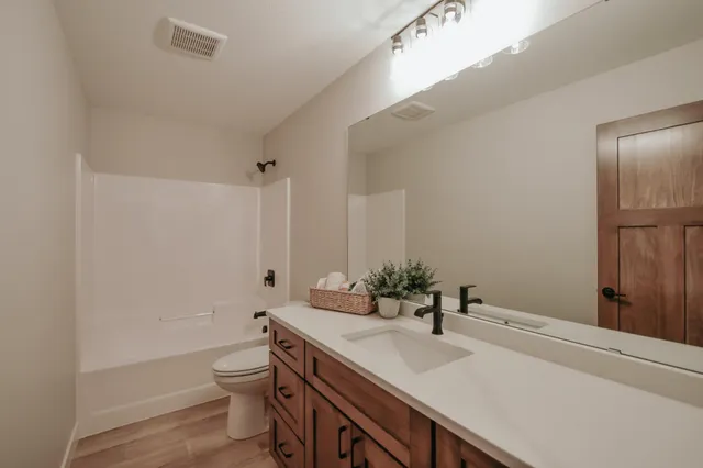 $539,900 | 348 Highlands Avenue, Zumbrota, MN 55992