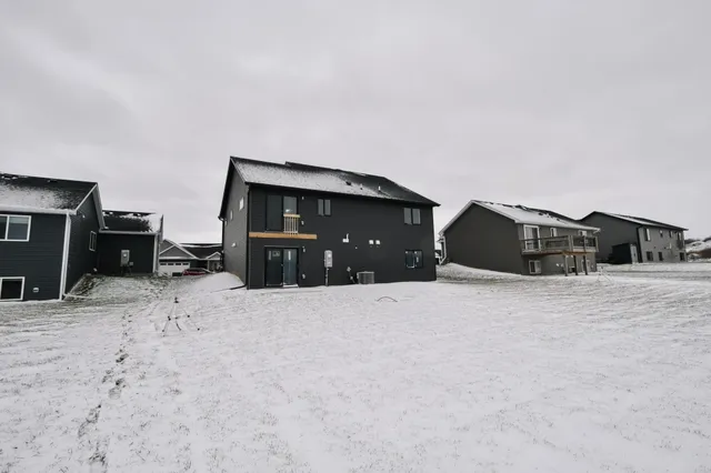 $539,900 | 348 Highlands Avenue, Zumbrota, MN 55992