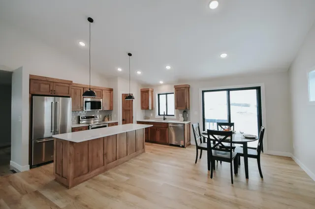 $539,900 | 348 Highlands Avenue, Zumbrota, MN 55992