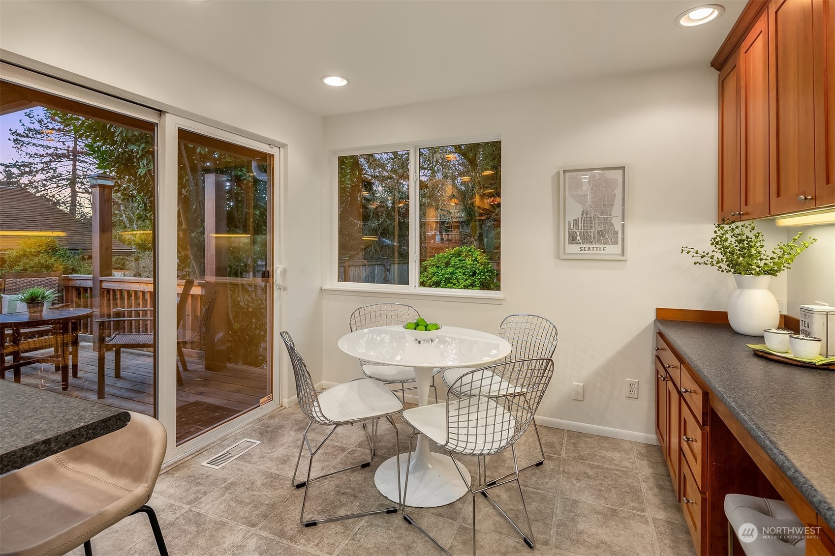 3911 Northeast 100th Street Seattle, WA 98115 - Photo 12 of 36 Gallery Image 12