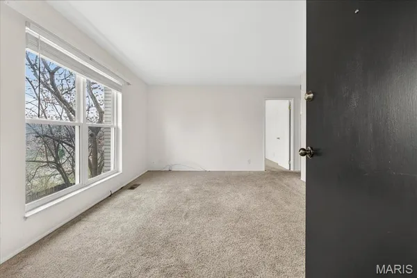 $79,900 | 10401 Briarbend Drive, Unit 4, St. Louis, MO 63146