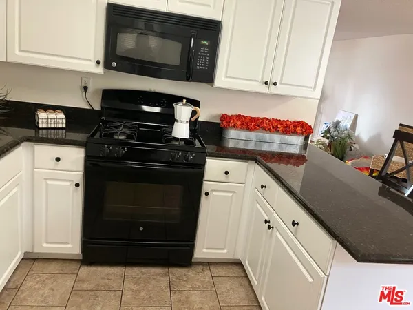 $2,750 | 20258 Cohasset Street, Unit 4, Winnetka, CA 91306