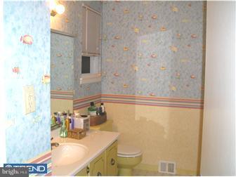 785 Parmentier Road Warminster, PA 18974 - Photo 10 of 12 Gallery Image 10