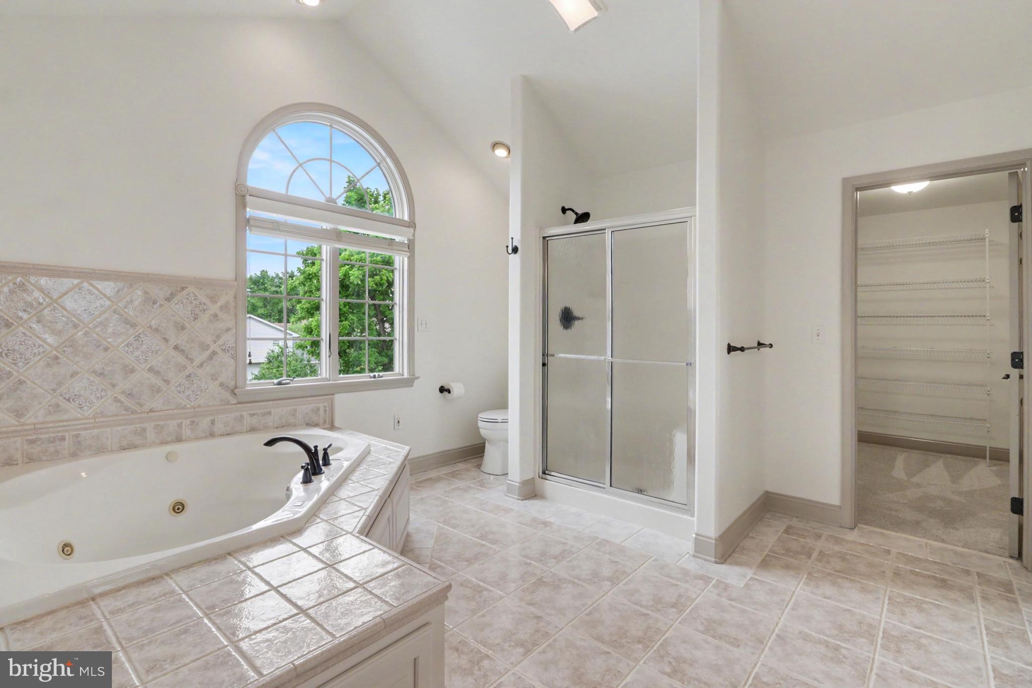 6539 Windmere Road Harrisburg, PA 17111 - Photo 30 of 82 Spacious bath w/jetted tub, walkin shower & closet