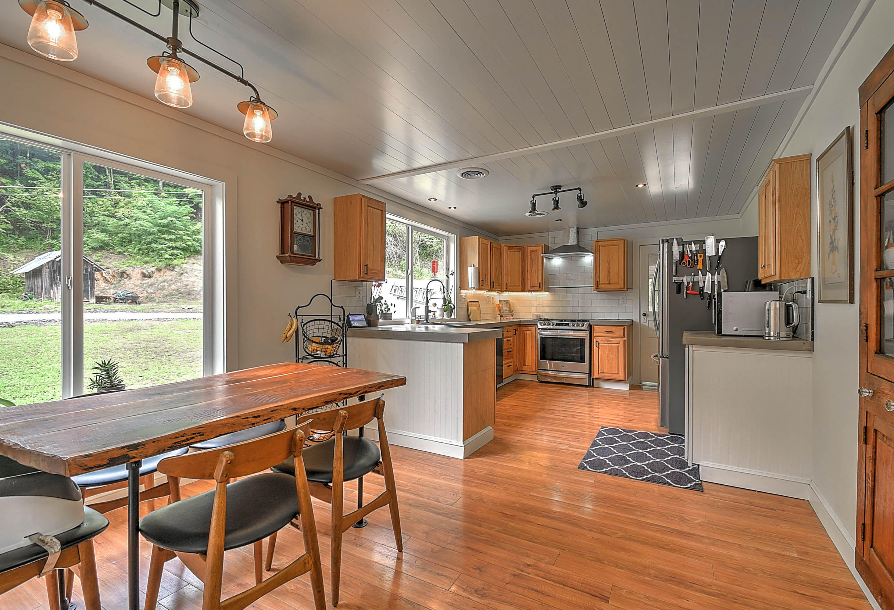 437 Bluff Road Blountville, TN 37617 - Photo 16 of 72 kitchen