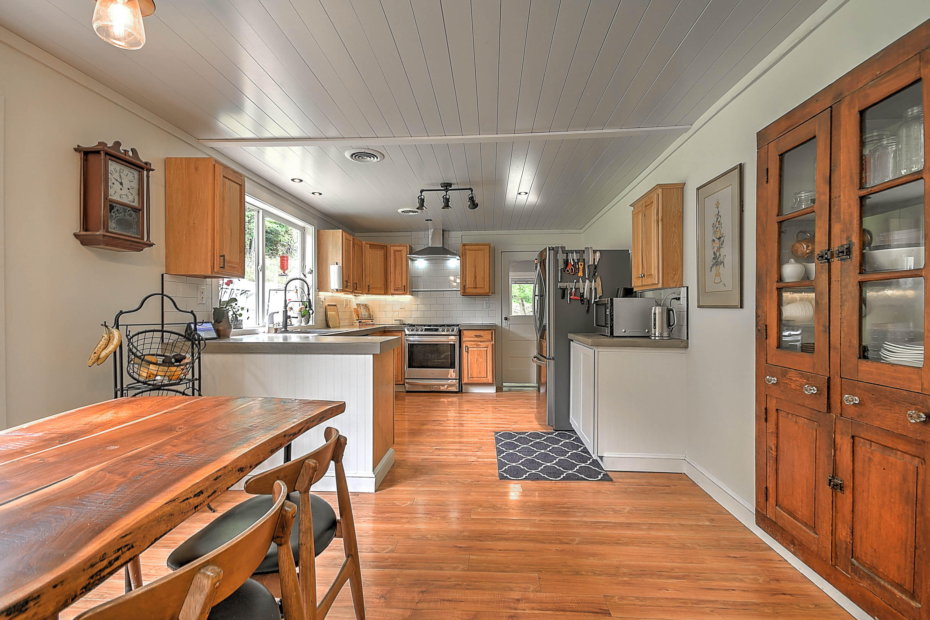 437 Bluff Road Blountville, TN 37617 - Photo 5 of 72 view of kitchen