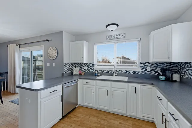 $349,900 | 25548 Mallard Drive, Channahon, IL 60410