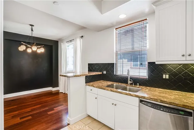 $885,000 | 6300 Honolulu Avenue, Unit 205, La Crescenta, CA 91214