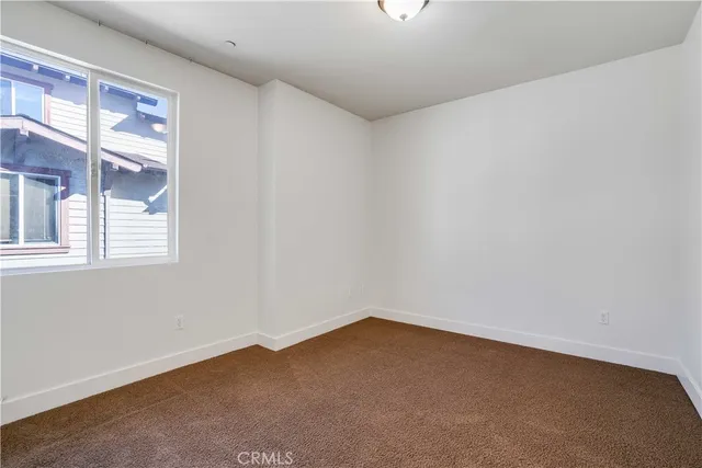 $885,000 | 6300 Honolulu Avenue, Unit 205, La Crescenta, CA 91214