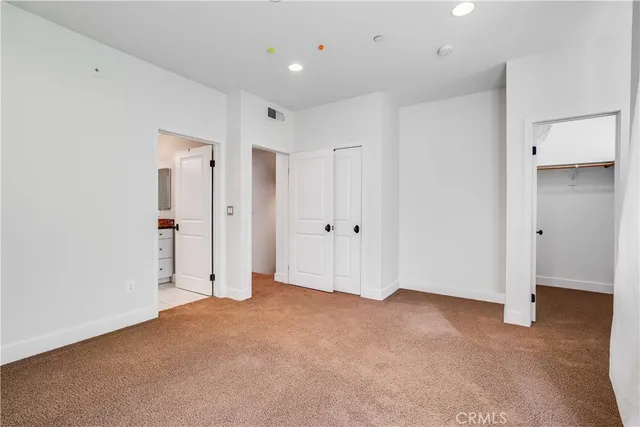 $885,000 | 6300 Honolulu Avenue, Unit 205, La Crescenta, CA 91214