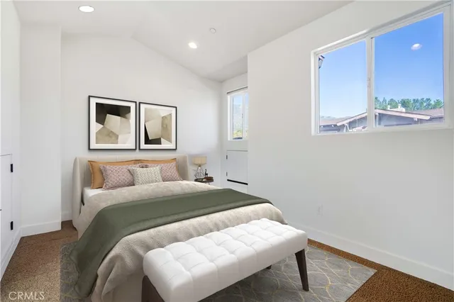 $885,000 | 6300 Honolulu Avenue, Unit 205, La Crescenta, CA 91214