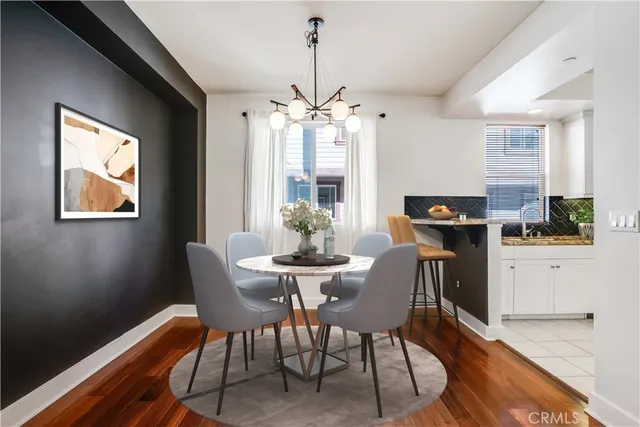 $885,000 | 6300 Honolulu Avenue, Unit 205, La Crescenta, CA 91214