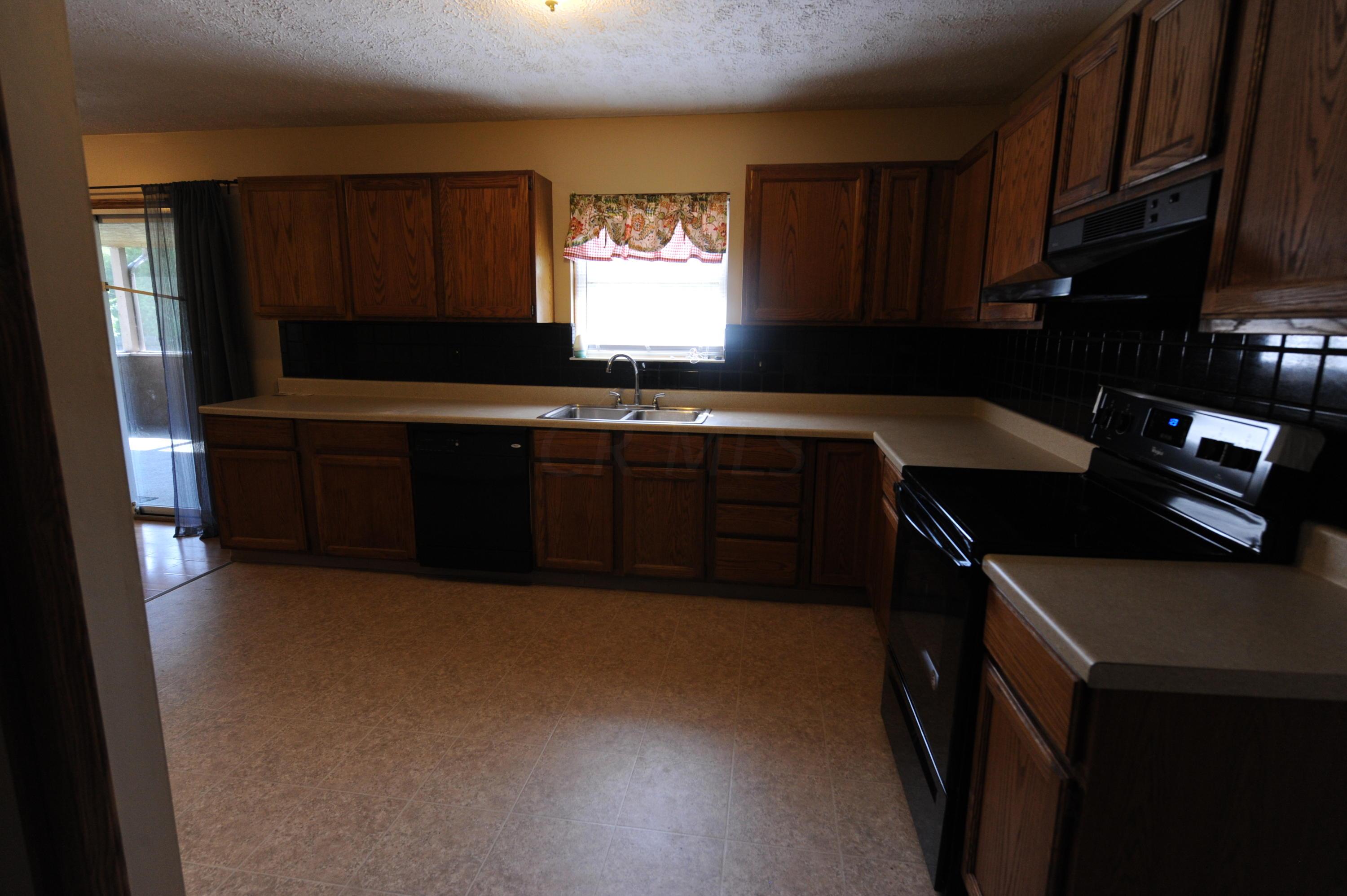 6571 Refugee Road Pickerington, OH 43147 - Photo 3 of 13 Gallery Image 3