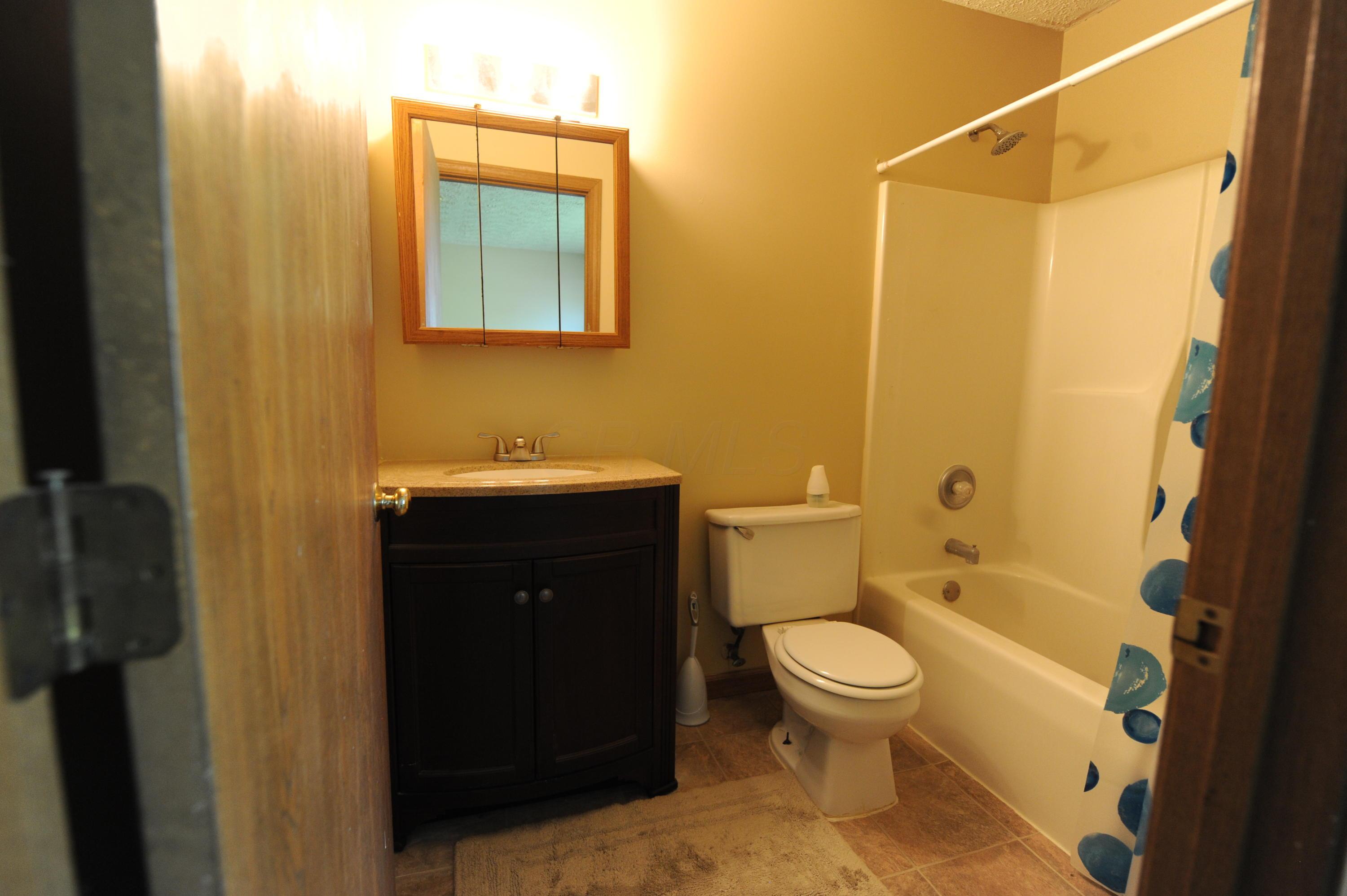 6571 Refugee Road Pickerington, OH 43147 - Photo 7 of 13 Gallery Image 7
