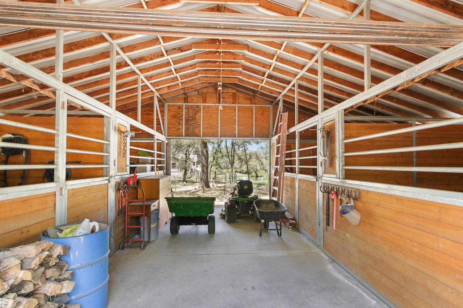 4294 Creekhaven Road Auburn, CA 95602 - Photo 55 of 73 Quality built Four stall barn.
